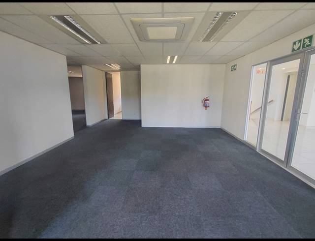 470M² OFFICE TO LET IN BRYANSTON